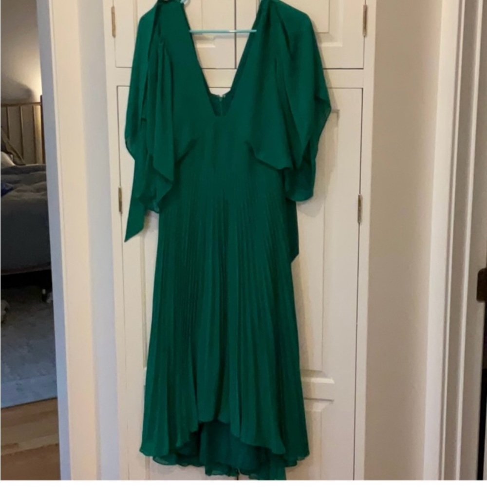 Club Monaco Green Dress! Flutter Sleeves - excellent condition